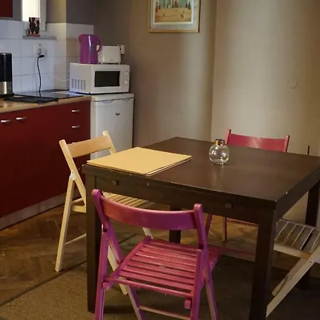 Funci Dancing 6 Apartment *